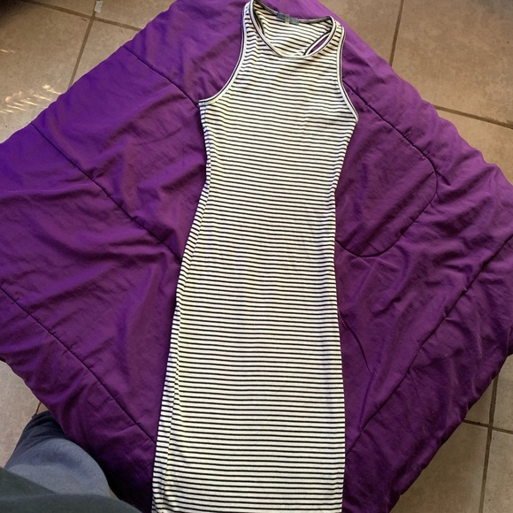 Black and white stripe dress - Picture 1 of 1